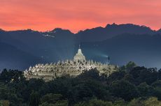 Dalam pernyataan publik pertamanya sejak muncul kritik dari berbagai kelompok suporter, Infantino turut menyebutkan bahwa di samping mahalnya harga, animo penonton juga sangat tinggiBerbicara Infantino mengatakan bahwa FIFA telah menerima rekor 150 juta permintaan tiket hanya dalam dua pekan sejak penjualan dibuka.“Dalam 15 hari, kami menerima 150 juta permintaan tiket. Ini menunjukkan betapa kuatnya daya tarik Piala Dunia,” ujar Infantino, dikutip dari kantor berita AFP.Menurut dia, mayoritas permintaan datang dari Amerika Serikat, disusul Jerman dan Inggris.“Jika Anda berpikir bahwa dalam 100 tahun sejarah Piala Dunia, FIFA telah menjual total 44 juta tiket, maka dalam dua minggu saja untuk edisi berikutnya, kita bisa mengisi 300 tahun Piala Dunia,” katanya. “Ini benar-benar gila.”Piala Dunia 2026 dijadwalkan berlangsung di tiga negara: Amerika Serikat, Meksiko, dan Kanada, dengan kapasitas pertandingan yang lebih besar karena diikuti 48 tim.Akan tetapi, sejak awal Desember, sejumlah suporter menyuarakan keberatan atas harga tiket yang disebut tak masuk logika.Baca juga: Timnas Putri Korea Utara 7 Kali Juara Piala Dunia, Kenapa Bisa Sangat Kuat?