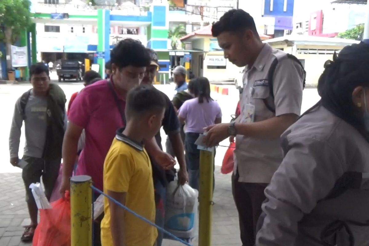 Arus Balik Pelabuhan Nusantara Kota Parepare Mulai Padat