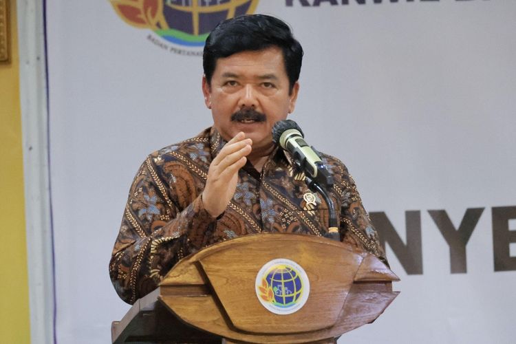 Menteri Agraria dan Tata Ruang/Kepala Badan Pertanahan Nasional (ATR/BPN), Hadi Tjahjanto di Surabaya, Rabu (31/1/2024)