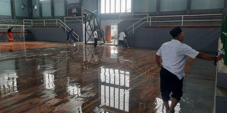 Kondisi GOR Tangerang yang tergenang banjir, Rabu (11/5/2022).