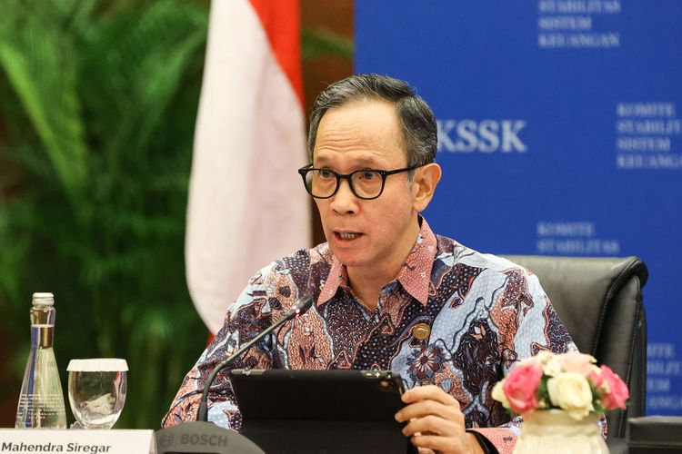 Foto : Bos OJK Soal Ancaman Resesi Ekonomi 2023