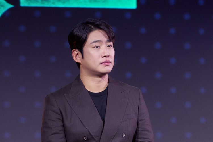 Aktor Ahn Jae Hong saat konferensi pers serial Netflix Mask Girl di Korea Selatan,  Rabu (16/8/2023).