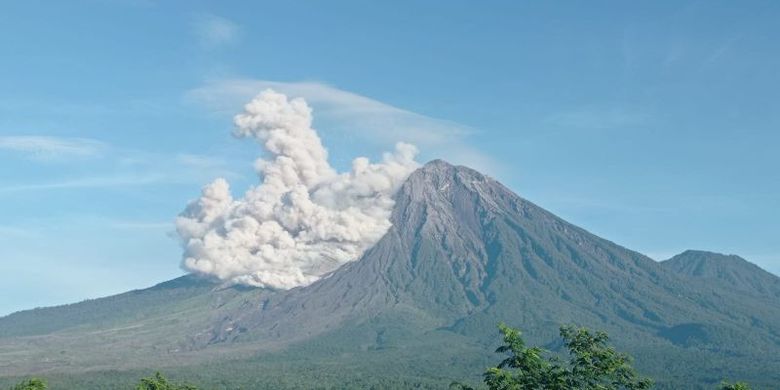 10 Gunung Tertinggi Di Jawa