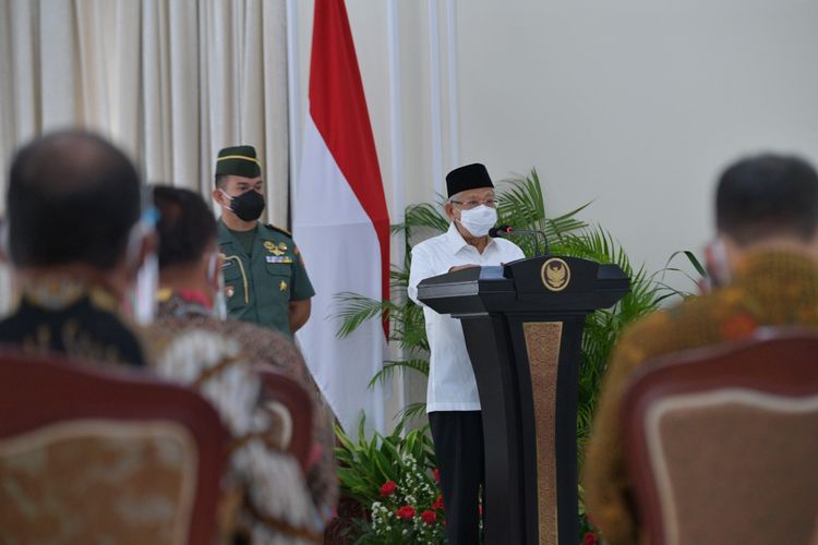 Wakil Presiden Ma'ruf Amin di acara Penganugerahan Penghargaan Bidang Pertanian Tahun 2021 yang digelar di Istana Wakil Presiden, Senin (13/9/2021). 