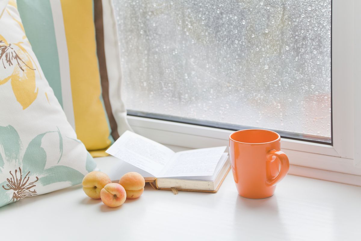 Udara dingin yang disertai petir dan kelembaban tinggi bisa memicu sakit kepala.