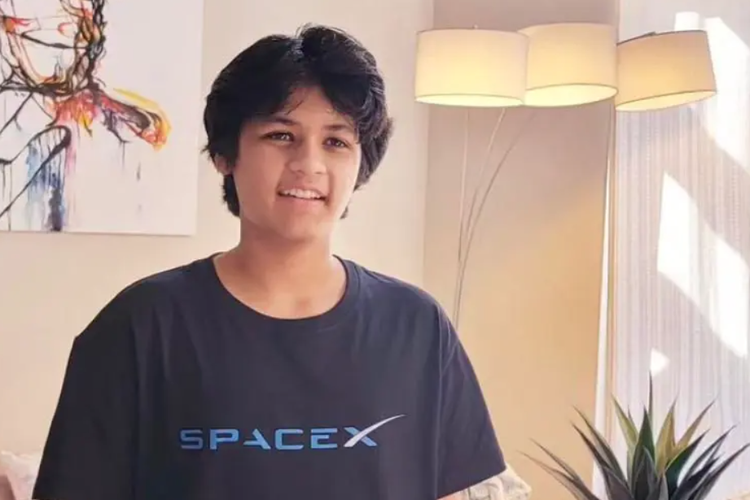 Kairan Quazi menjadi karyawan SpaceX paling muda
