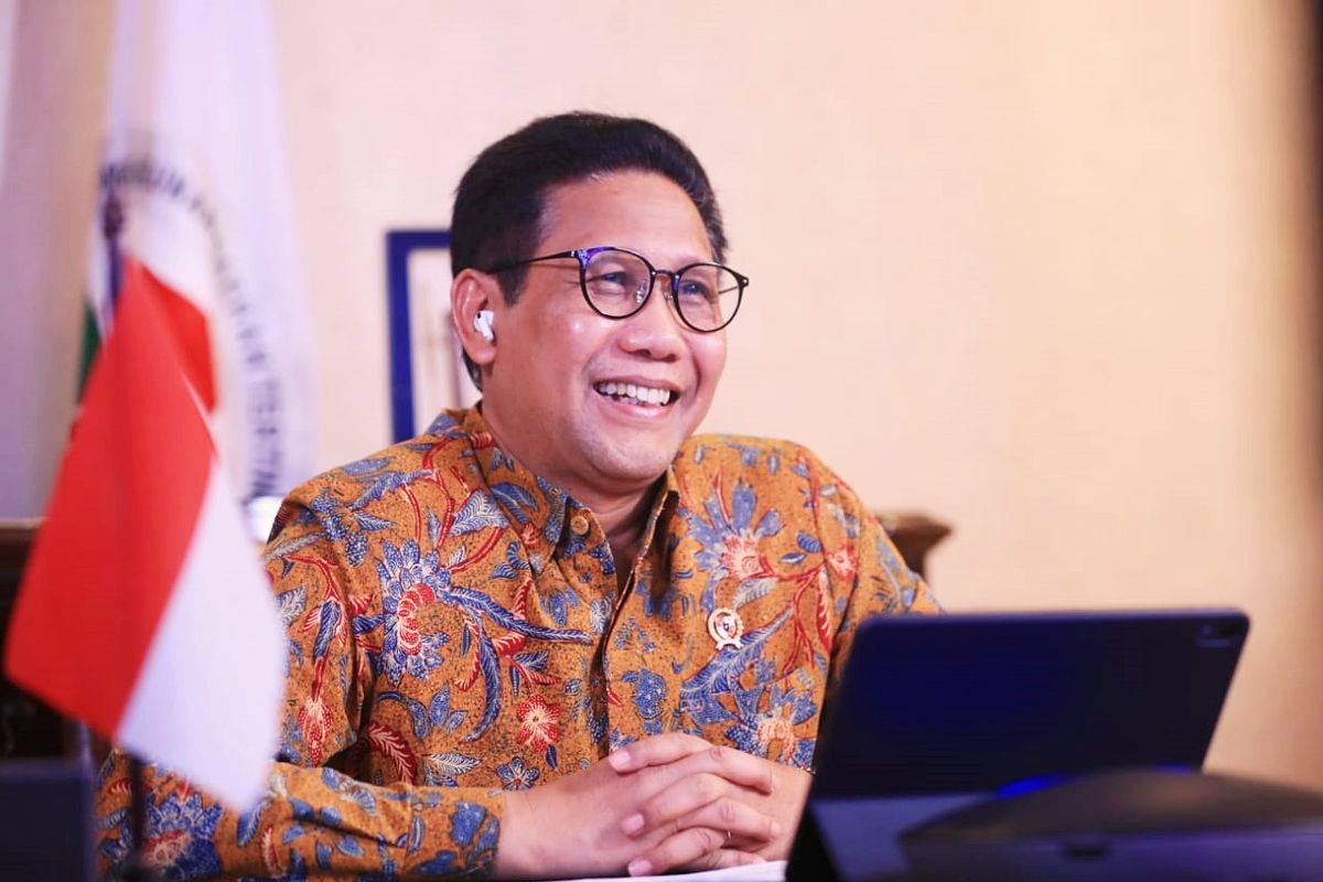 Menteri Desa, Pembangunan Daerah Tertinggal dan Transmigrasi (Menteri Desa PDTT) Abdul Halim Iskandar (Gus Halim)