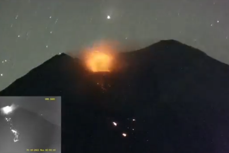 Tangkapan layar cctv Gunung Semeru, Selasa (1/11/2022)