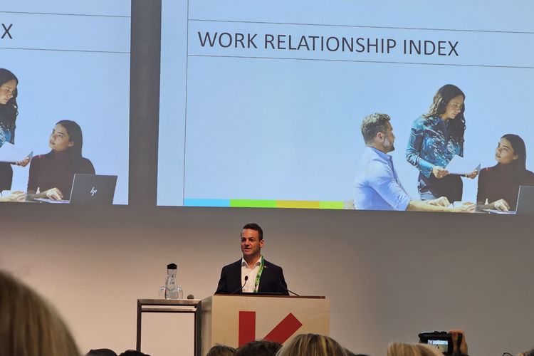 Country Manager HP New Zealand Oliver (Ollie) Hill merinci temuan riset bertajuk Work Relationship Index di salah satu sesi acara SXSW Sydney 2023. Riset ini mengungkap hubungan pekerja dan pekerjaan dan bagaimana pekerja rela mendapatkan gaji lebih kecil demi hubungan dengan pekerjaan yang lebih sehat.