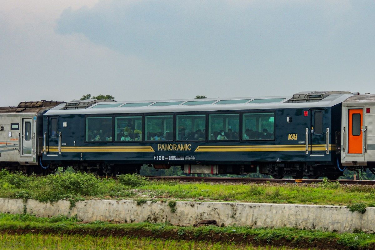 Kereta Panoramic rute Stasiun Bandung-Stasiun Surabaya Gubeng. Simak informasi terkait jadwal dan harga tiket kereta api Rute Bandung-Surabaya terbaru 2023.