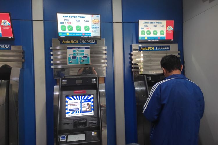 Cara transfer BCA ke BCA lewat ATM.