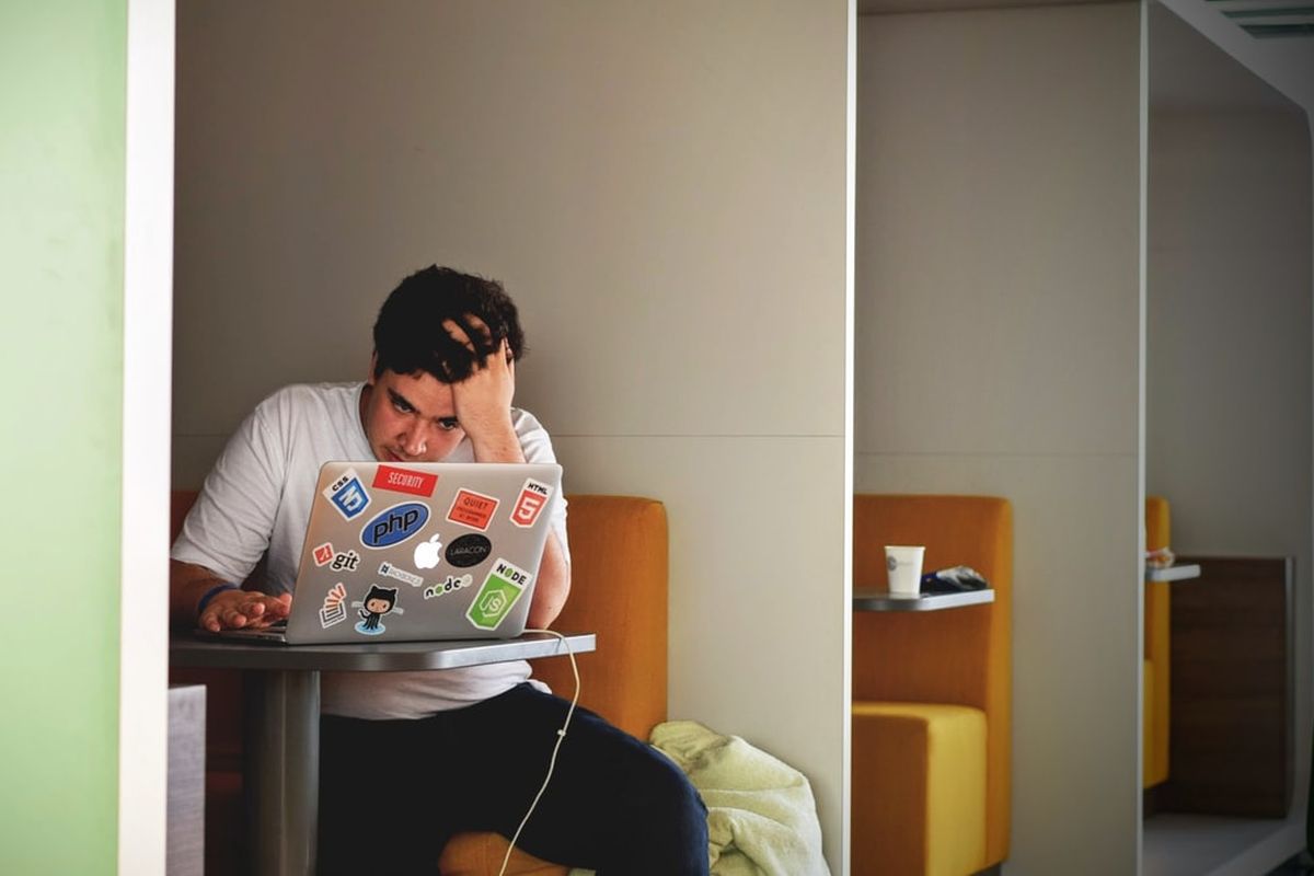 Ilustrasi burnout kerja atau gejala burnout.