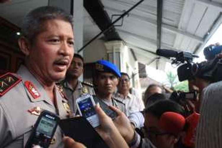 Kapolda Jawa Tengah, Irjen Polisi Condro Kirono, saat memberikan keterangan terkait kasus penembakan misterius, di markas Polres Magelang Kota, Senin (2/5/2016).