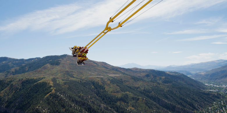 Ayunan ekstrim, Giant Canyon Swing, Glenwood Springs, Amerika Serikat.