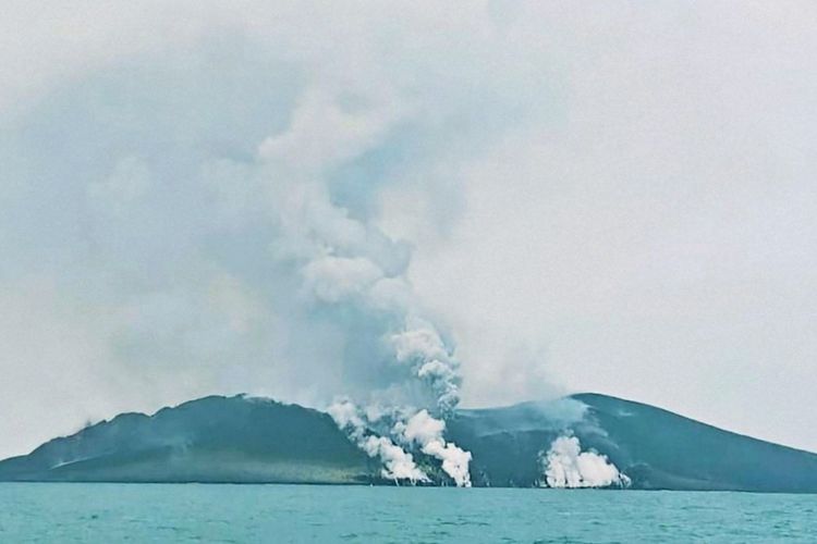 Abu Vulkanik Gunung Anak Krakatau Tidak Terdeteksi Siang Ini