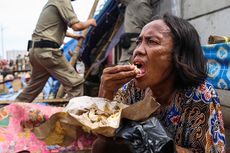 Bedeng-bedeng di Jalan Inspeksi Tanah Abang Ditertibkan