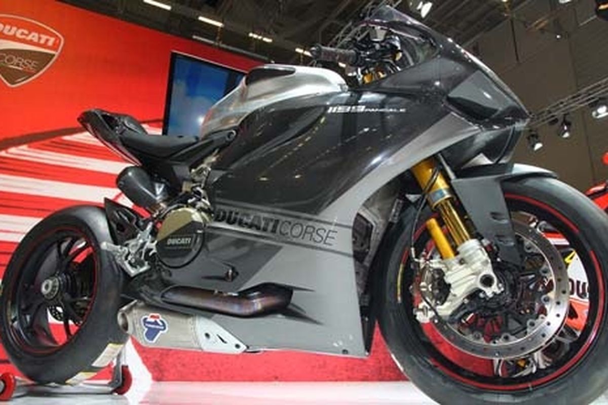 Beginilah tampang bengis Ducati Panigale 1199 RS13 yang akan menjadi andalan di WSBK 2013.