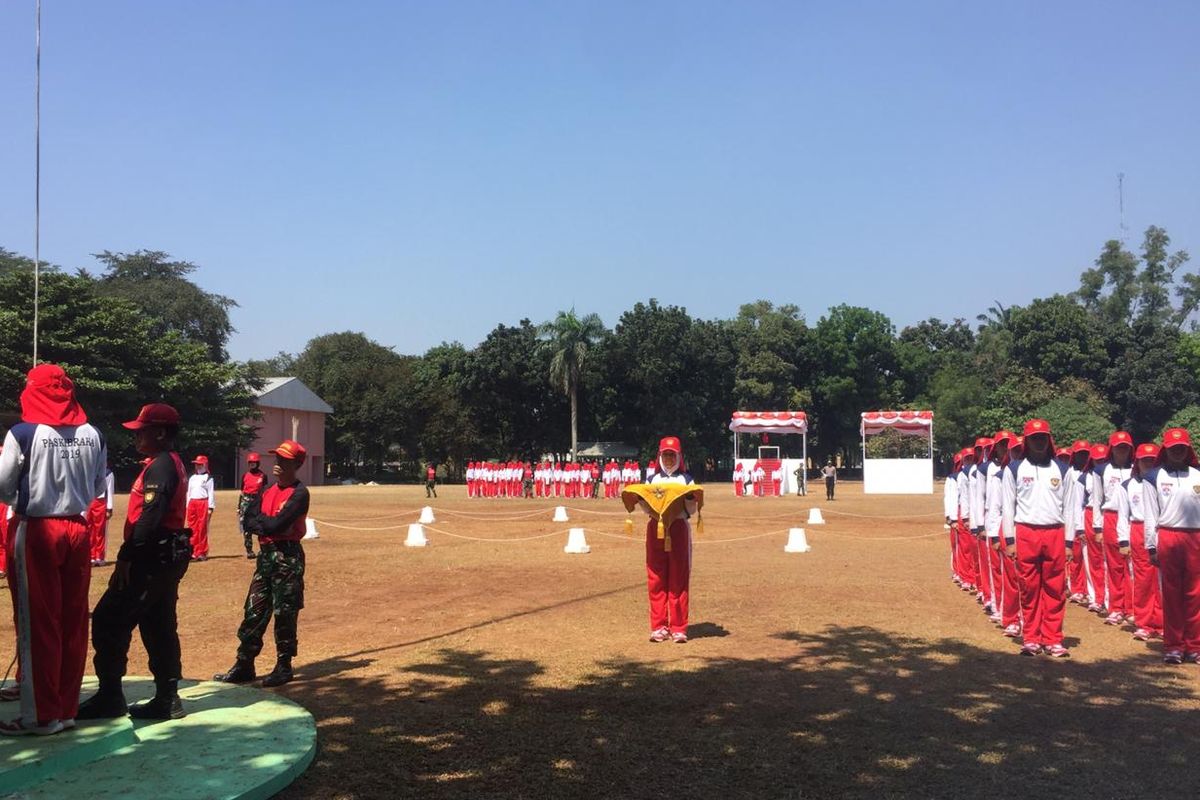 Sebanyak 68 calon anggota Pasukan Pengibar Bendera Pusaka  (Paskibraka) Nasional terpilih dari seluruh provinsi di Indonesia berlatih di Pusat Pemberdayaan Pemuda dan Olahraga Kementerian Pemuda dan Olahraga (PP-PON Kemepora), Cibubur, Jakarta Timur, Kamis (31/7/2019).