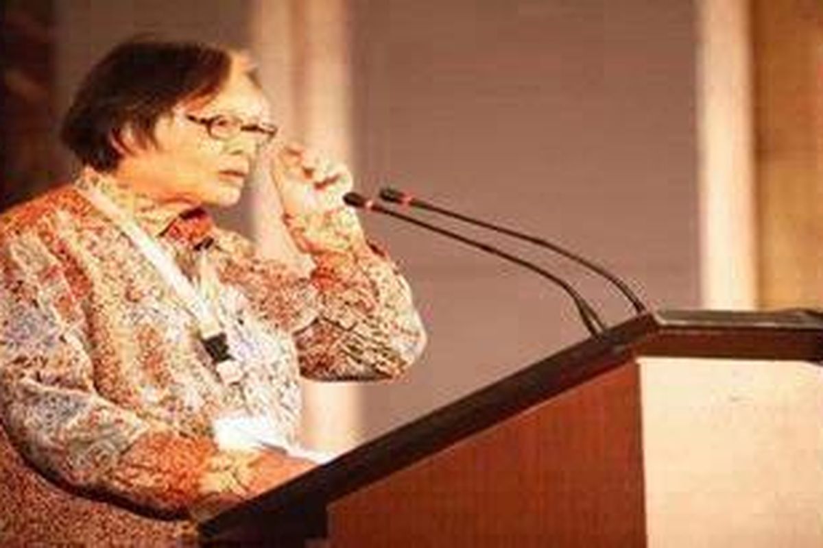 Pemimpin Umum Kompas Jakob Oetama dalam pembukaan Kompas 100 CEO Forum di Jakarta, Senin (12/12/2011).