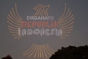 Drone hingga Pesawat F16 Meriahkan Langit Pagi di Jakarta Jelang Merdeka Run
