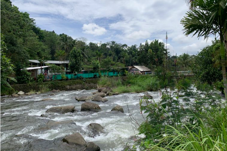 Sungai Cadas Ngampar di Desa Wisata Gunungsari