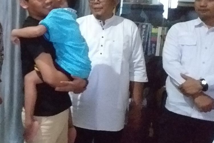 Korban yang disiksa ayah tirinya, MR (10), saat berada di rumah keluarganya di Jalan Marsan Sejahtera, Kecamatan Tuah Madani, Kota Pekanbaru, Riau, Rabu (26/10/2022).