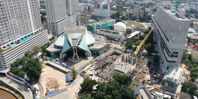 Kawasan Pusat Kesenian Jakarta Taman Ismail Marzuki (PKJ-TIM).
