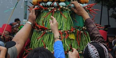 Islam dan Budaya, Bolehkah Tradisi Lokal Menjadi Bagian dari Kehidupan Muslim?