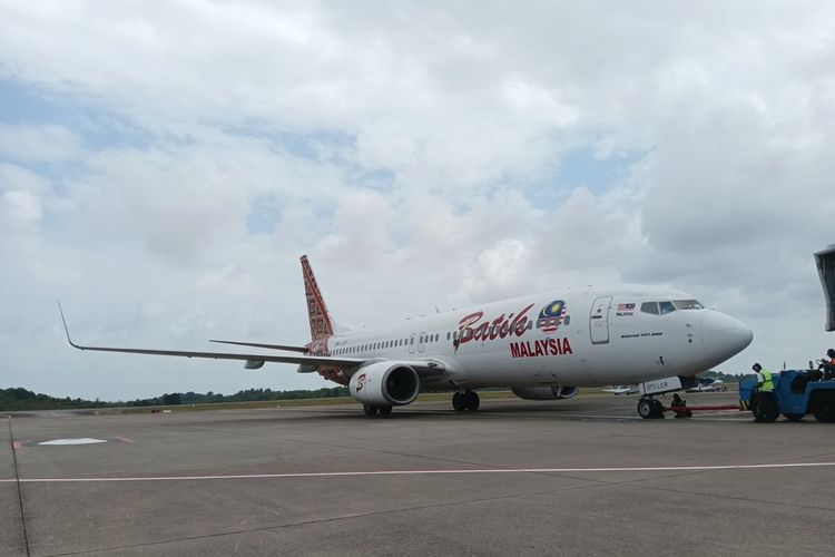 Sebanyak 162 penumpang dari Batam, Kepulauan Riau, Indonesia terbang ke Kuala Lumpur, Malaysia menggunakan maskapai Batik Air. Penerbangan ini merupakan, penerbangan perdana yang diberangkatkan sekitar pukul 13.15 WIB, Sabtu (17/2/2024) Sore kemarin.