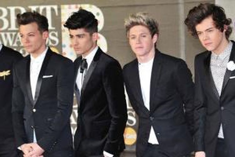 Kelima personel One Direction selalu tampil memukau dengan pilihan busana yang trendi dan kekinian. 