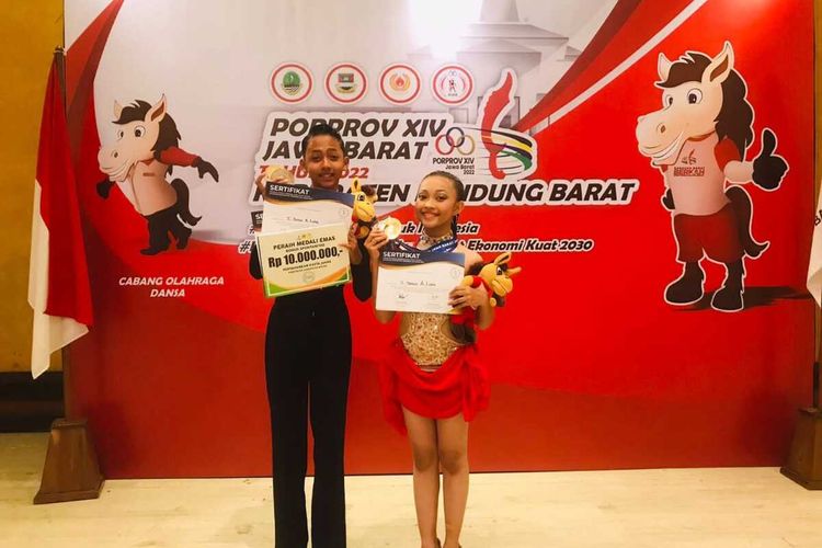 Keysha dan Devina, dua murid SMPN 1 Ciawi yang jago dansa tetapi disebut generasi rusak akhirnya bertemu dengan penyanyi Agnez Mo di Jakarta, pada Rabu (18/1/2023).