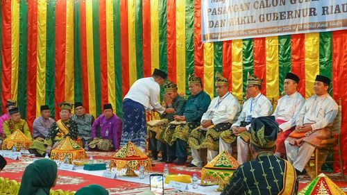 3 Paslon Pilkada Riau Dapat "Tepuk Tepung Tawar", Pj Rahman Hadi Katakan Ini 