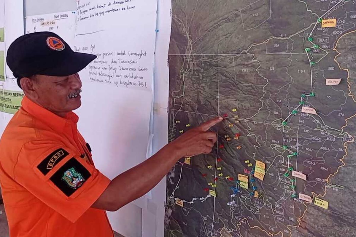 Kalaksa BPBD Kabupaten Magetan Ari Budi Santosa. Badan Penanggulngan Bencana Daerah Kabupaten Magetan menyiagakan 3 unit mobil pemadam kebakaran mengantisipasi kebakaran Gunung Lawu meluas ke wilayah pemukiman warga. Titik api terdekat yang terpantau berada di Pos 1 jalur pendakian dari Cemorosewu yang berjarak sekitar 3 kilometer dari pemukiman penduduk.