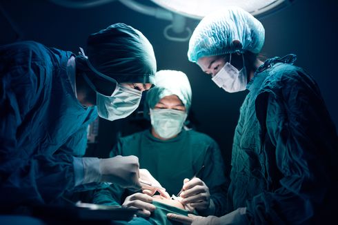 Dokter Brasil Lakukan Operasi Pemotongan 