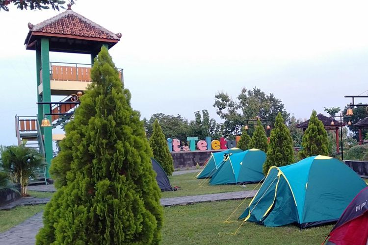 Area camping di Bukit Teletubbies, Sleman, Yogyakarta