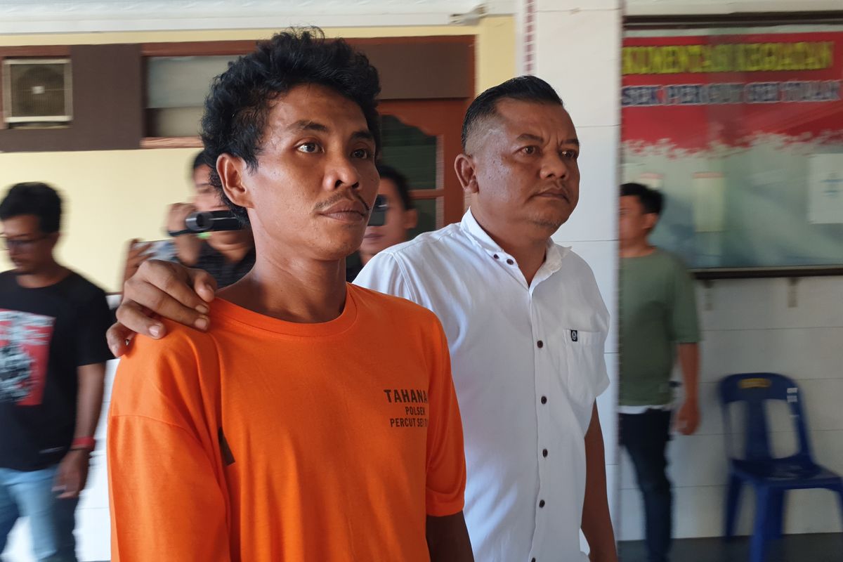 Ernis Nababan (30) dihadirkan saat Polsek Tembung menggelar konferensi pers di Kantor Polsek Tembung, Jalan Letda Sujono, pada Kamis (25/7/2024). 