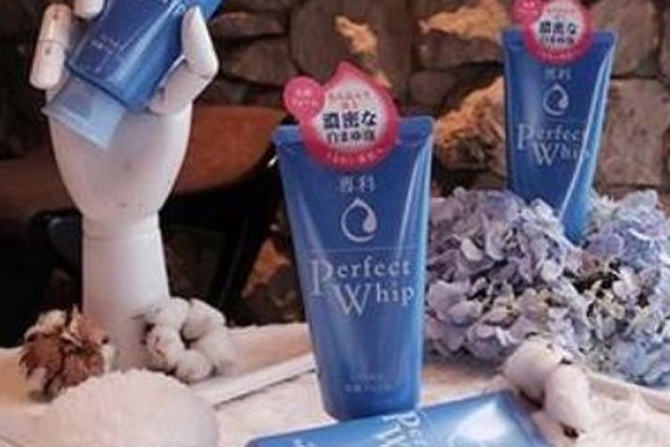 Sabun muka Senka Perfect Whip