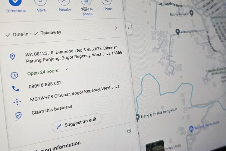 Scammer alias penipu di jagat maya memiliki modus baru. Penipu mengubah informas alamat sebuah lokasi atau bisnis di Google Maps dengan nomor kontak palsu. 