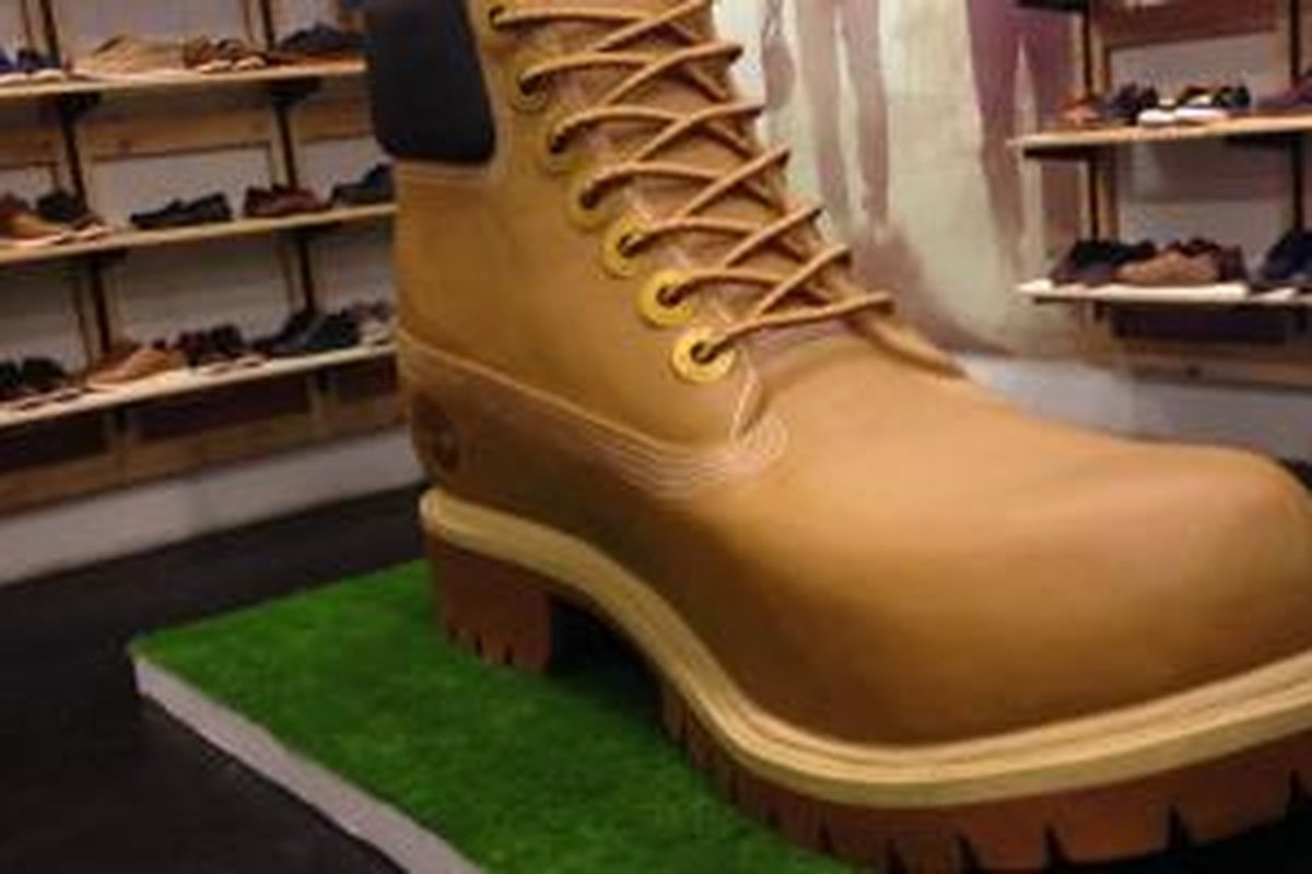 TImberland yang sudah melegenda selama lebih dari empat dekade sejak 1973, menghadirkan Giant Yellow Boot setinggi 1,50 meter dengan panjang 2,10 meter untuk pertama kalinya. 