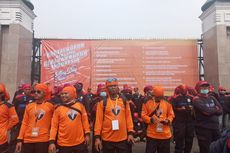 Usai Demo di Depan Gedung DPR/MPR RI, Massa Buruh Longmarch ke Gelora Bung Karno