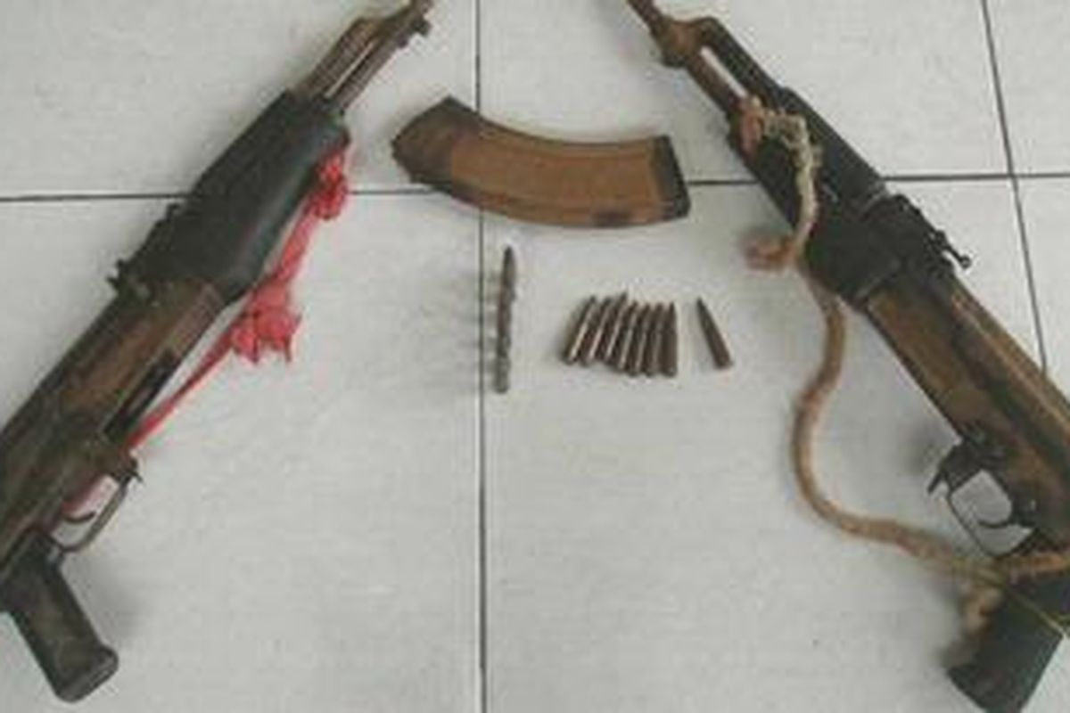 Senapan AK-47 disita dari bajak laut di Lhokseumawe, NAD