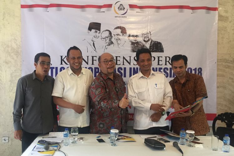 Konferensi Pers “Posisi Koperasi dalam Tiga Tahun Pemerintahan Jokowi-JK” sekaligus “Outlook Koperasi Indonesia 2018” di Jakarta Rabu (27/12)