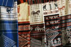 Tenun Sumba: Motif, Pewarna Alami, dan Perkembangan