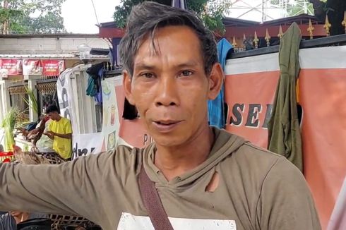 Cari Cuan Lewat Kulit Ketupat, Rusni Bawa Ribuan Pelepah Kelapa dari Pandeglang ke Jakarta