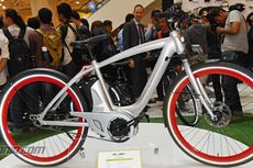 Piaggio Kenalkan Sepeda Listrik Berfitur Multimedia