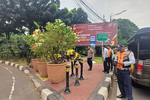 Buntut Pungli Sekelompok Orang, Dinas Bina Marga DKI Tutup Celah Trotoar Dekat Gedung DPR