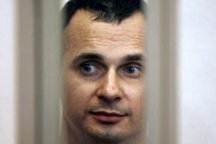 Sutradara asal Ukraina Oleg Sentsov, Selasa (25/8/2015), dijatuhi hukuman penjara 20 tahun oleh sebuah pengadilan militer Rusia setelah dituduh melakukan aksi terorisme.