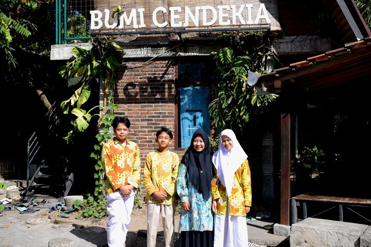 Bukan Melarang, Ini Cara Sekolah Alihkan Siswa dari Penggunaan Gawai