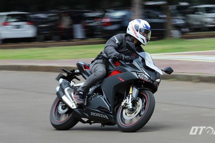 Test ride CBR250RR