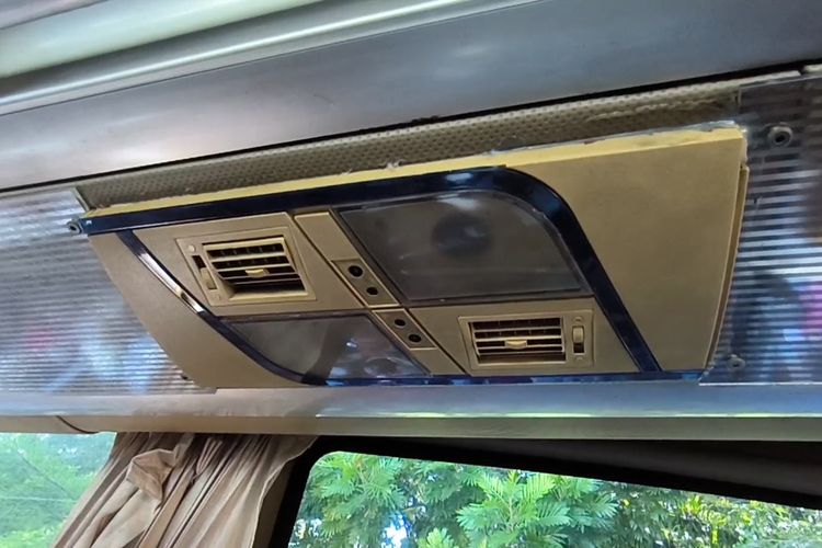 Pendingin Ruangan AC Tidak Berfungsi, Jemaah Haji Keluhkan Fasilitas Armada Bus *** Local Caption *** Pendingin Ruangan AC Tidak Berfungsi, Jemaah Haji Keluhkan Fasilitas Armada Bus